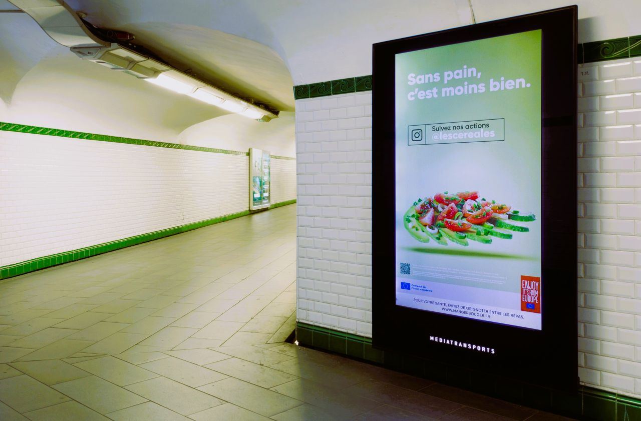 Déclinaison affichage de la campagne Intercéréales « Sans pain, c'est moins bien ».